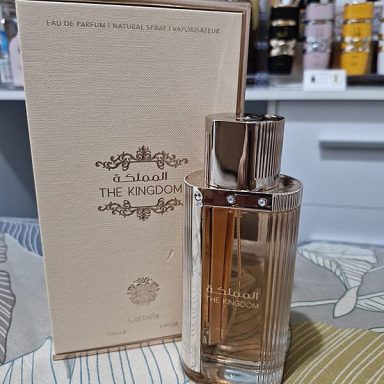 The Kingdom woman 34€